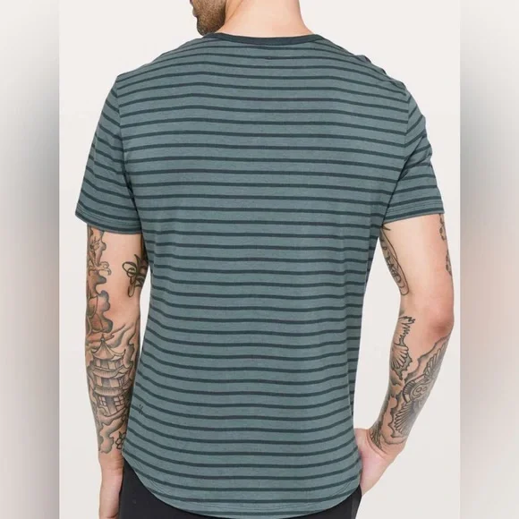 Lululemon 5 year basic tee M - Picture 2 of 2